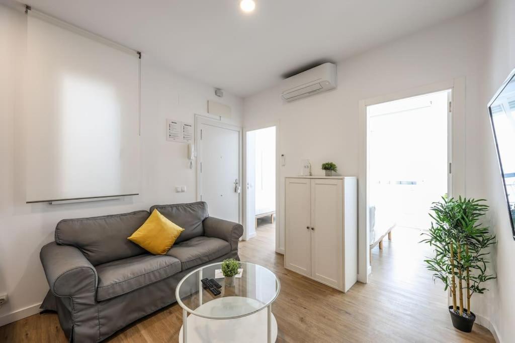 Urban Tranquility In - Just Relax & Enjoy Apartment